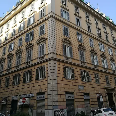 بيت ضيافة Residenza Ottaviani 4*